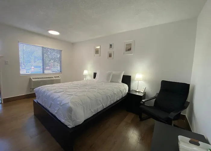Hotel A Victory & - North 3*